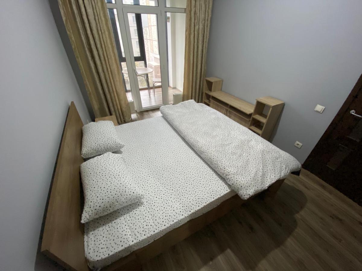 Sky House Central Apartment Chisinau Ngoại thất bức ảnh
