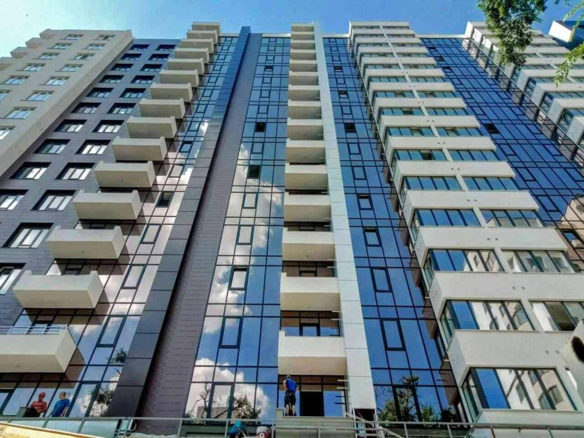 Sky House Central Apartment Chisinau Ngoại thất bức ảnh