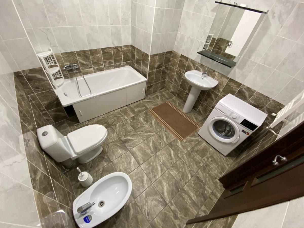 Sky House Central Apartment Chisinau Ngoại thất bức ảnh